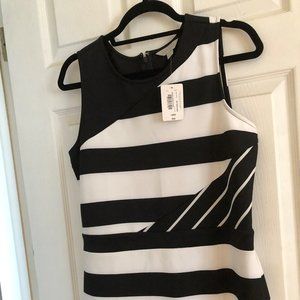 Sleeveless Dress - 0ver the knee